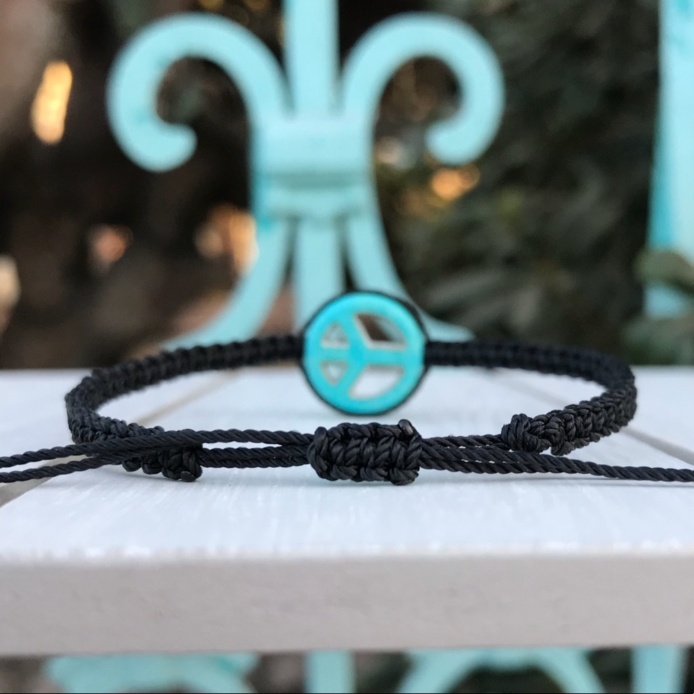$4 BUNDLED❥ Turquoise Peace Stone Macrame Bracelet - Picture 4 of 4